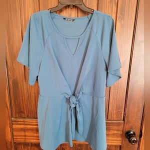 NWOT Bloomchic blouse
